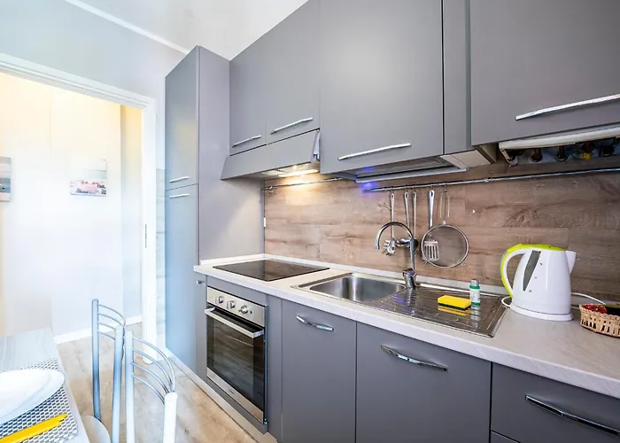 Homiday- Light Flat - Free Parking