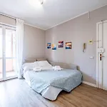 Homiday- Light Flat - Free Parking *