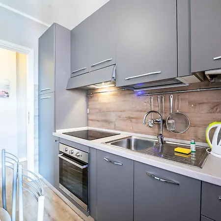 Homiday- Light Flat - Free Parking