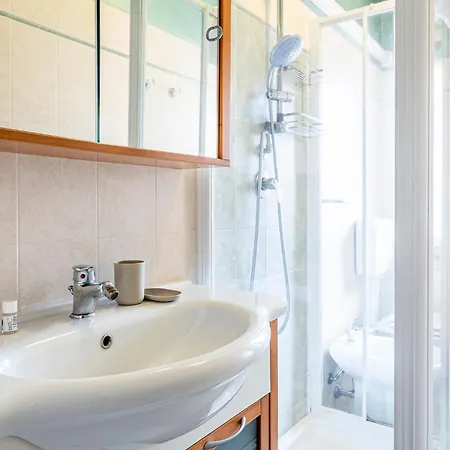 Homiday- Light Flat - Free Parking 公寓 *